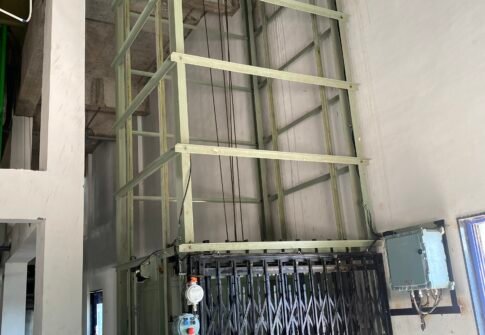 FLAMEPROOF TYPE GOODS LIFTS